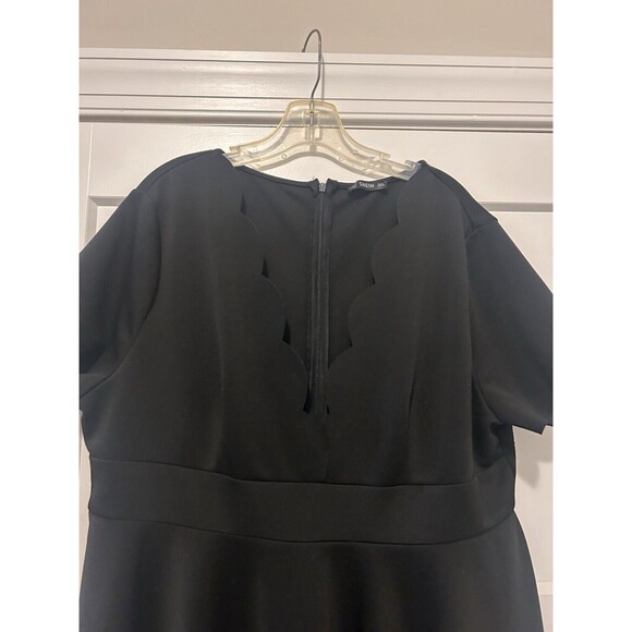 SHEIN Curve Black Scallop Trim V Neck Dress Women’s Size 3X Goth LBD Cocktail - Picture 2 of 6